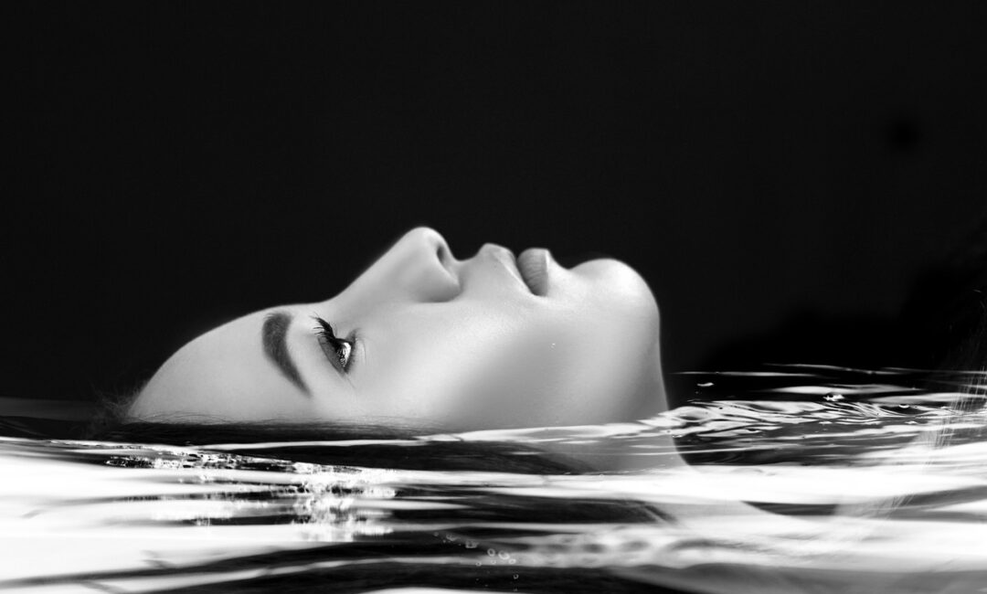 Eau_précieuse_bouton_:_le_meilleur_allié_beauté_pour_les_femmes